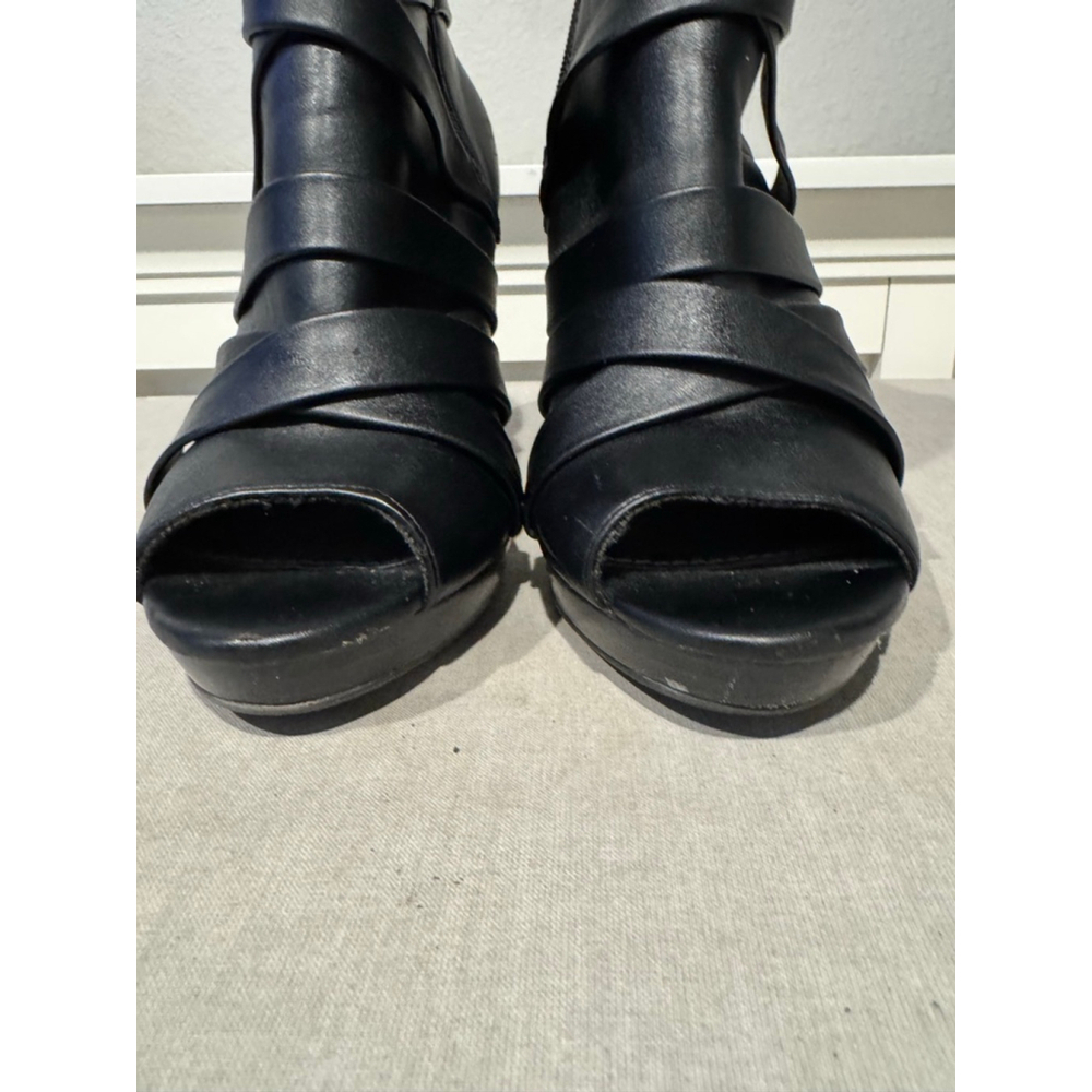 Women's Fioni Black Strappy Peep Toe Ankle Heeled Boots Size 9.5 - Picture 3 of 11